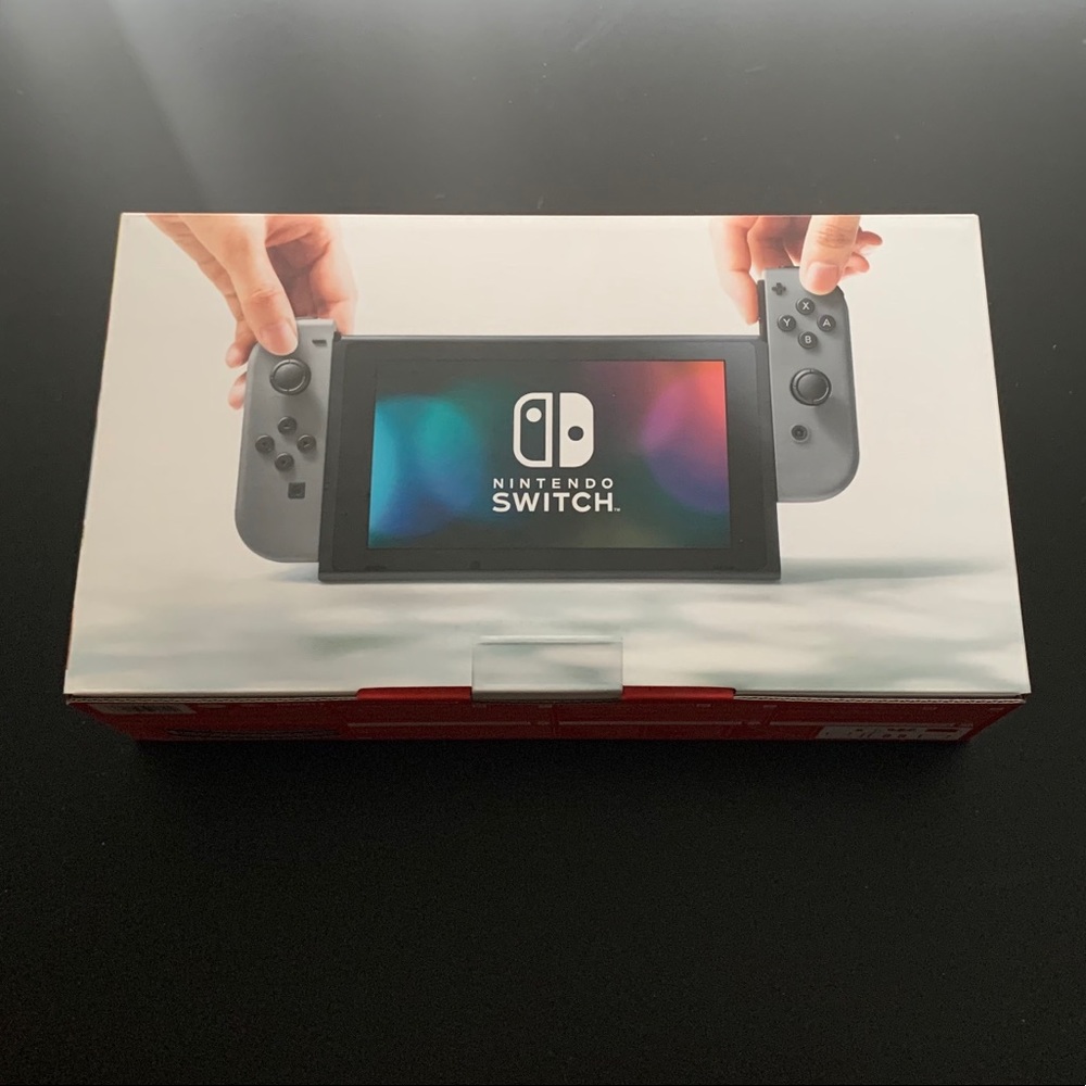 Nintendo Switch - Picture 4 of 5